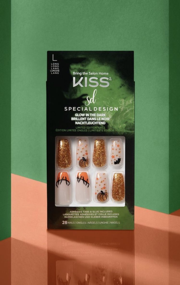 ESTELITASBEAUTY's tweet photo. https://t.co/YrasehAGeN #kissproducts #halloweennails #glowinthedark #nails #manicure https://t.co/pPMBwki8Ta