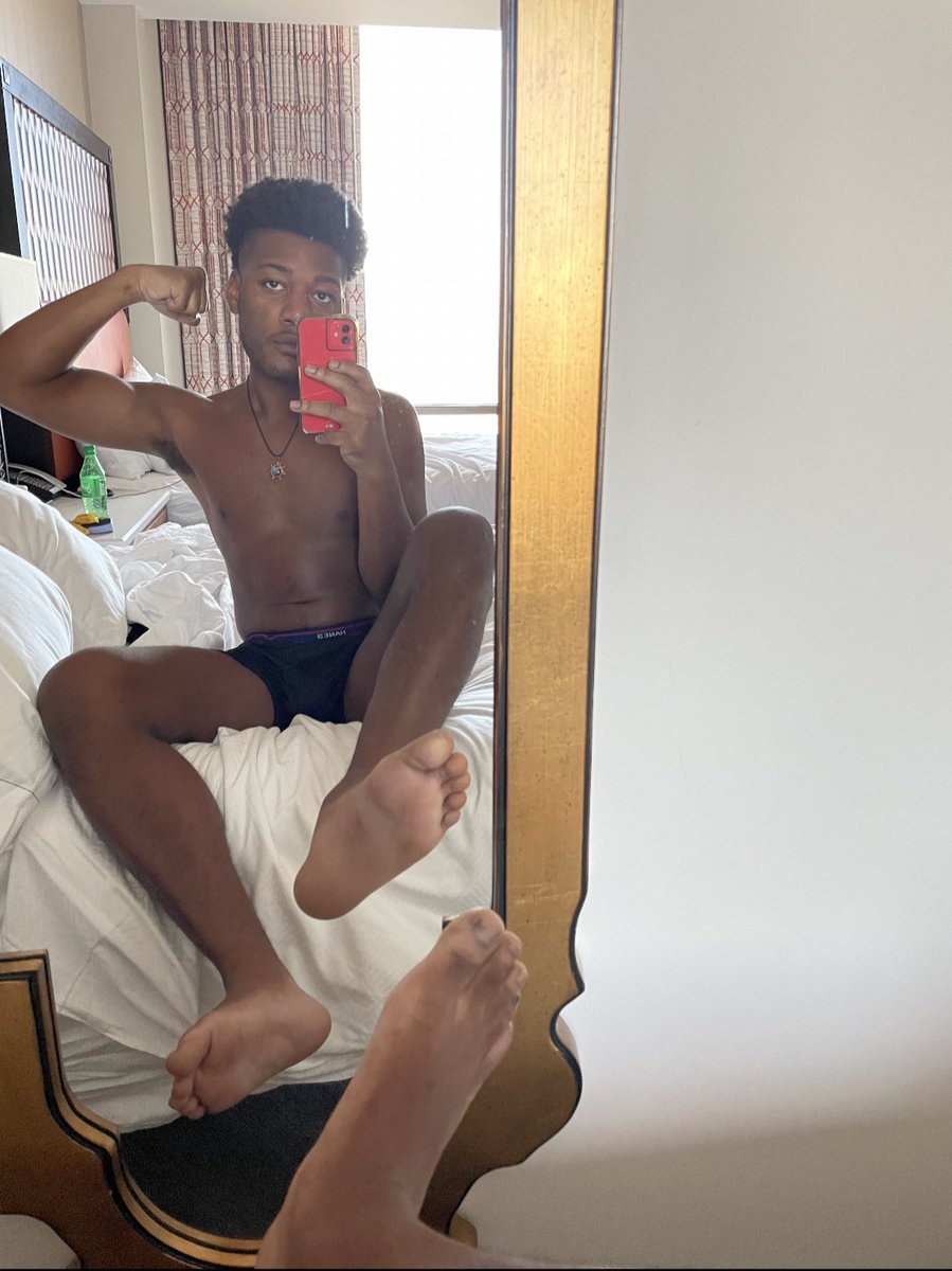 Masterchris33's tweet photo. It’s a privilege to to serve me.
@RtFindom15 @FOOTMASTERSRT @MASTER_UPDATES @offeetappr2 @rt4dom @RTAlphaPromo 
#findom #cashmaster #footdom #cashslave #paypig #makefeet https://t.co/Fb1hIrVMQx