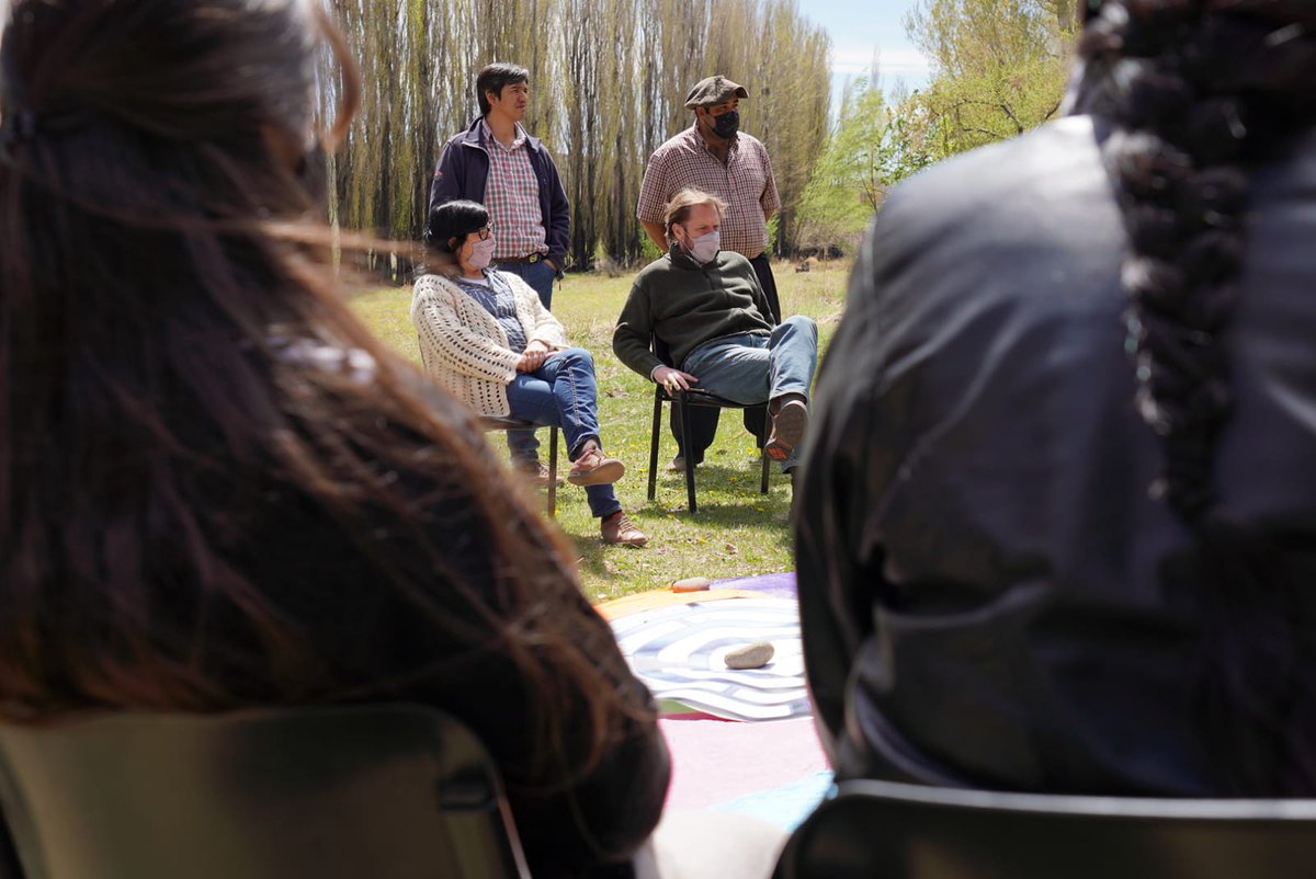 NQN_LAB's tweet photo. 5️⃣to #LabMujeresRurales 🚜
#CampanaMahuida 🐑🐄🐑⛰️
Las #MujeresRurales son agentes clave para conseguir los cambios económicos, ambientales y sociales necesarios para el desarrollo sostenible en nuestra provincia!
Experiencia de aprendizaje para todo el equipo del @NQN_LAB 🚀! https://t.co/us7BeroCiB
