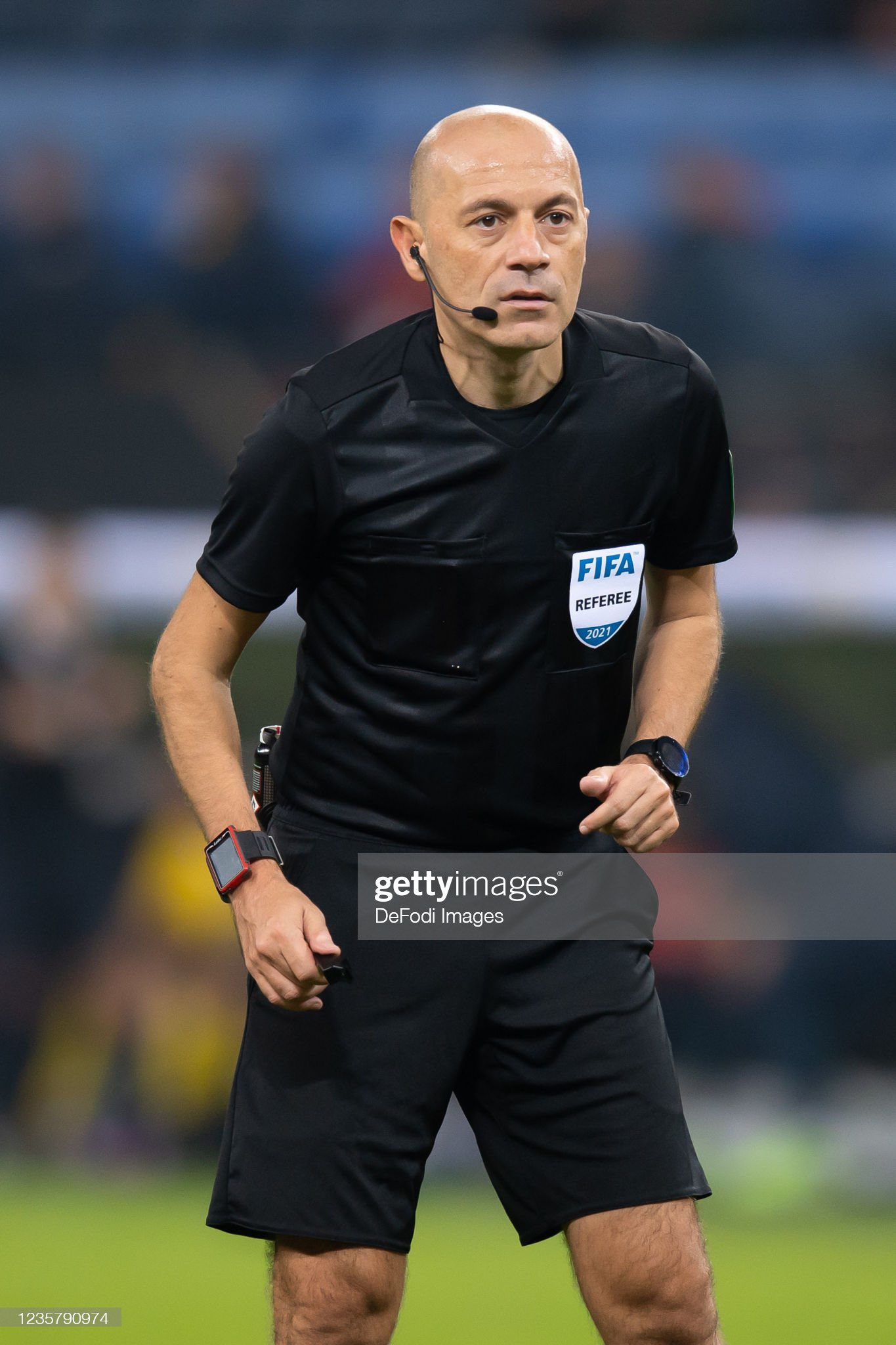 توییتر サッカー 審判員 در توییتر シュネイト チャクル Cueneyt Cakir 主審 1976年11月23日 44歳 トルコ 出身の国際審判員 スュペル リグのダービーを含む250試合を担当しており経験は豊富また チャンピオンズリーグを多く経験している 01