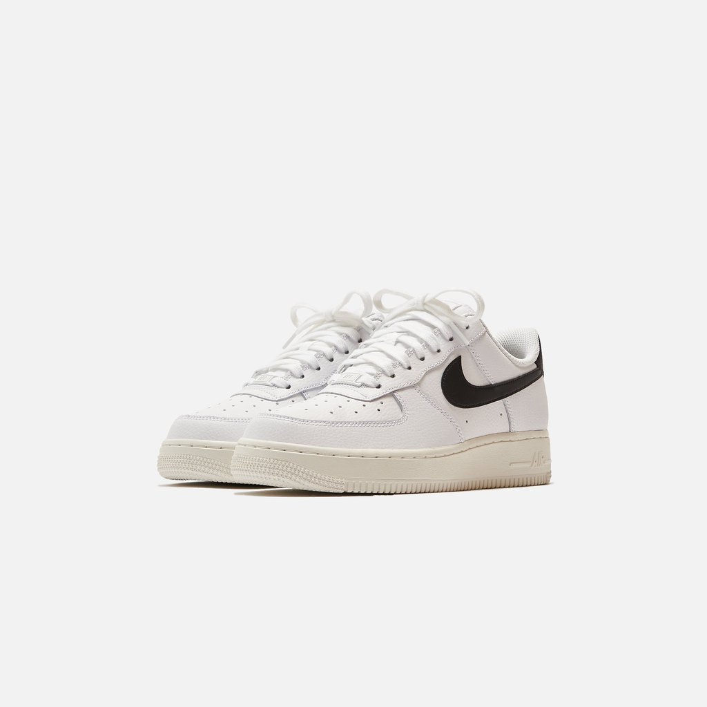Nike WMNS Air Force 1 `07 - White / Black / Sail dlvr.it/S9Tw2P