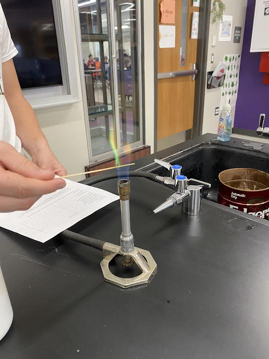 maggiemmorse's tweet photo. Ever wonder what makes fireworks so pretty? Chemistry.
Today students discovered what chemicals were put in fireworks to produce colors. #goodhueschool #chemistry #flametestlab https://t.co/F54X1GQ7fu