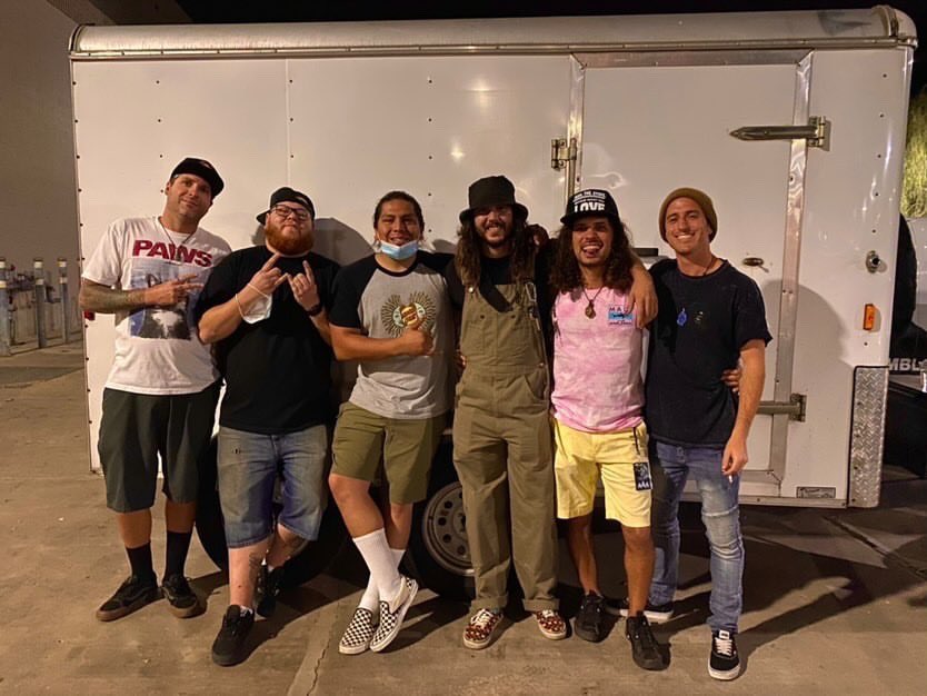 AjTheBro2's tweet photo. Posted with homies. @iyaterramusic @Undiscl71795762 #Booher https://t.co/Lfv0cCwiyO