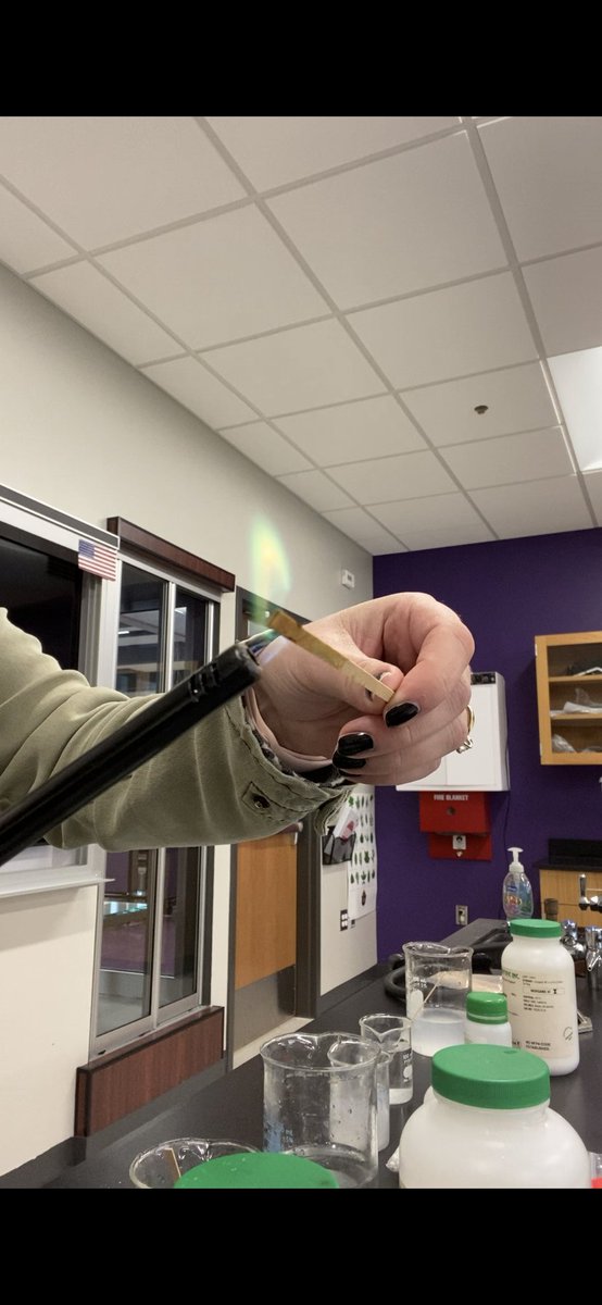 maggiemmorse's tweet photo. Ever wonder what makes fireworks so pretty? Chemistry.
Today students discovered what chemicals were put in fireworks to produce colors. #goodhueschool #chemistry #flametestlab https://t.co/F54X1GQ7fu