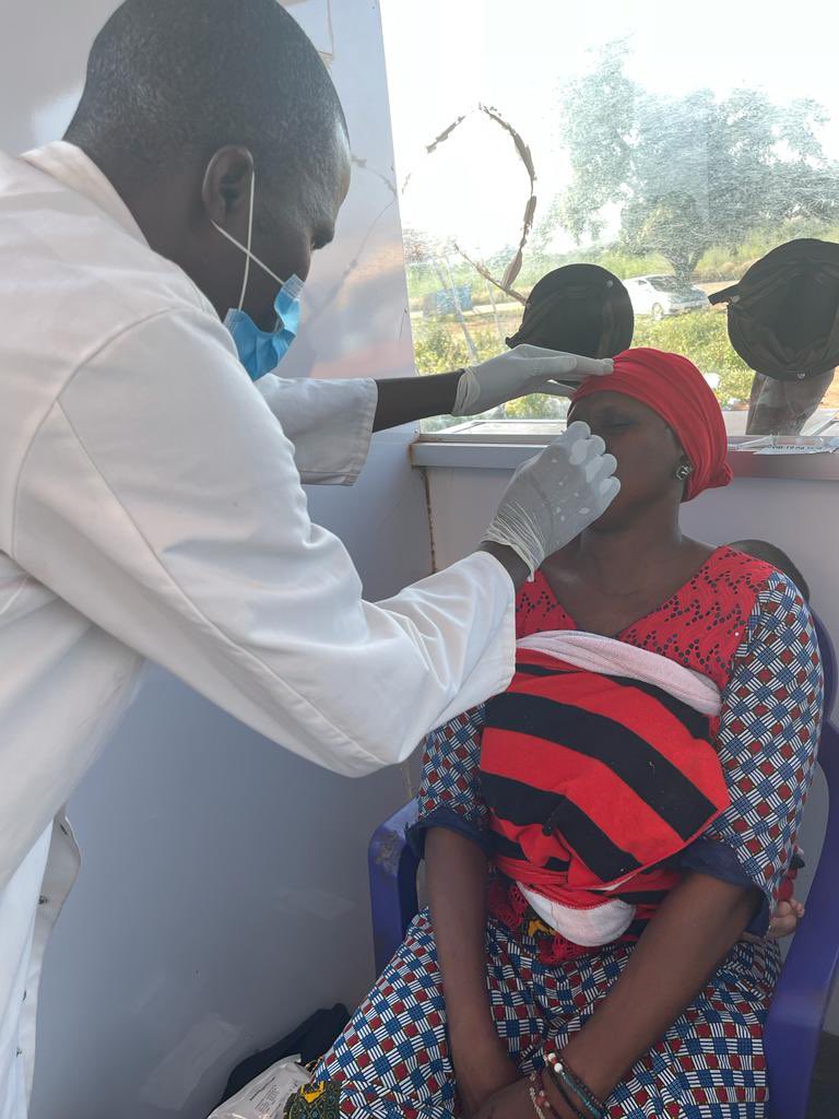 OIMGuinee's tweet photo. Démarrage ce matin des activités de dépistage de la COVID 19 des voyageurs au point d’entrée de Kouremalé.  

Cette activité entre dans le cadre du projet de renforcement des capacités sanitaires dans les zones frontalières financé par la coopération japonaise en Guinée. https://t.co/qhj5wU3OMu