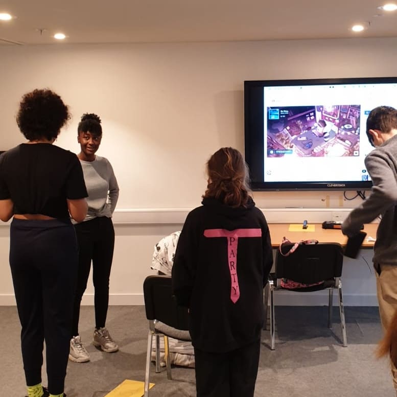 Backstage_Niche's tweet photo. ⭐What have Backstage Niche been up to?⭐ 

Workshops @LyricHammer
This week was 
📝📢Stage Management and it was lead by Sylvia Darkwa-Ohemeng.

📸Workshop Pictures

Last workshop next week! 
Lighting Design- sign up! ✏📒

https://t.co/u2CX2kR6b2 https://t.co/07jjzACgym