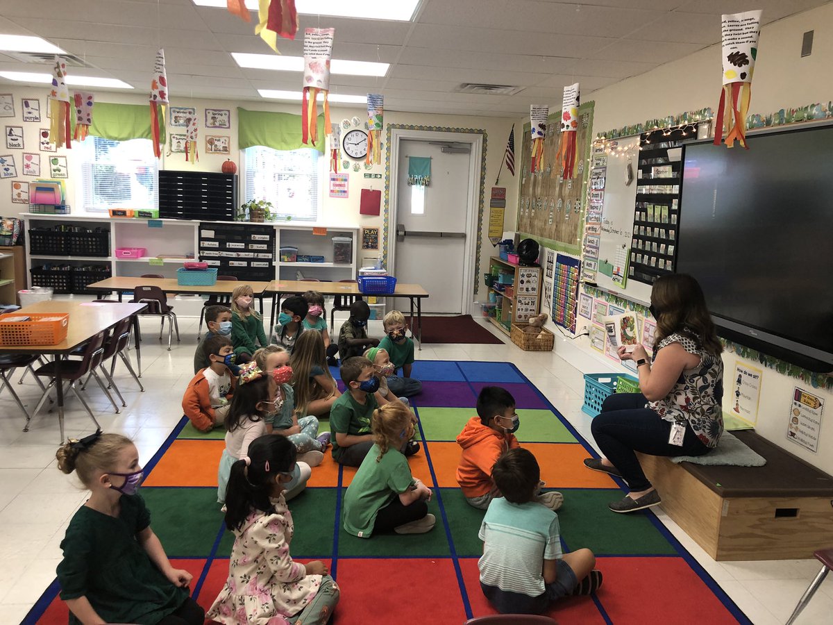 CaravelAcademy's tweet photo. Ms. Croce’s Kindergarten class enjoyed reading “The Phillie Phanatic’s Happiest Memories” as part of the Phillies Phanatic About Reading program. Students are encouraged to read at least 15 minutes per day. 📚⚾️❤️#caravelacademy #Phillies #phanaticaboutreading https://t.co/q6UGwzn2SD