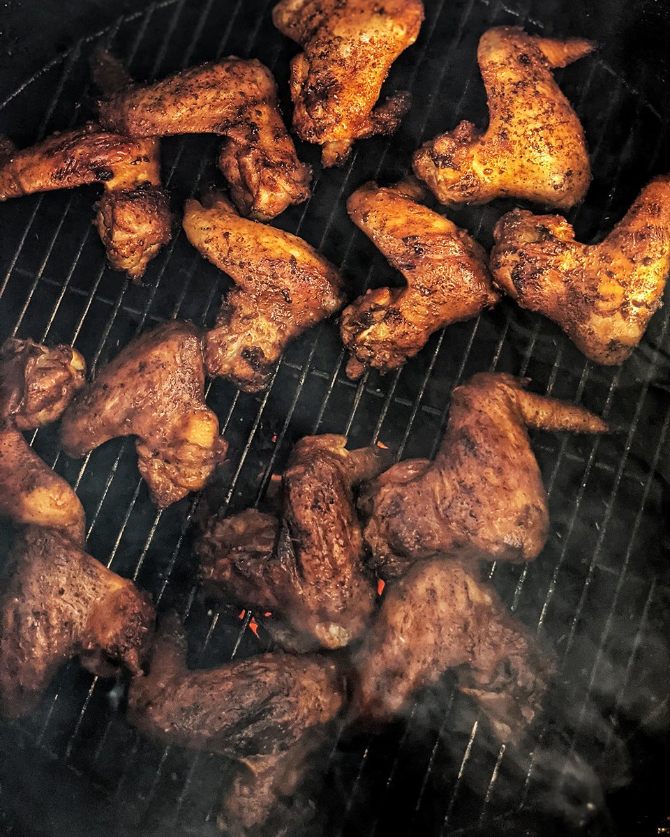 PitBarrelCooker's tweet photo. Just over here #wingin it on this wonder #WingWednesday. How do you like your wings?
#pitbarrel #pitbarrelcooker #bbq #bbqlife #outdoorcooking #cookoutdoors #foodie #food https://t.co/wtSKiX0Cgt