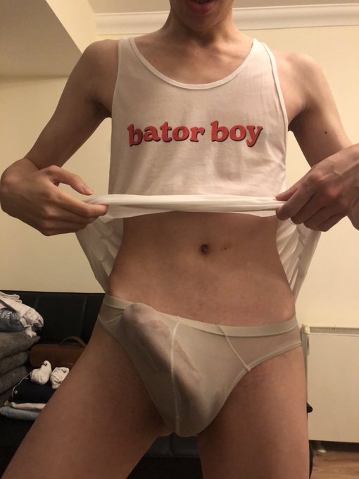 Sweating hard 🥵 https://t.co/NIhvrlI2E7<a href="/tag/popperbate"class="tags"><span>#popperbate</span></a>