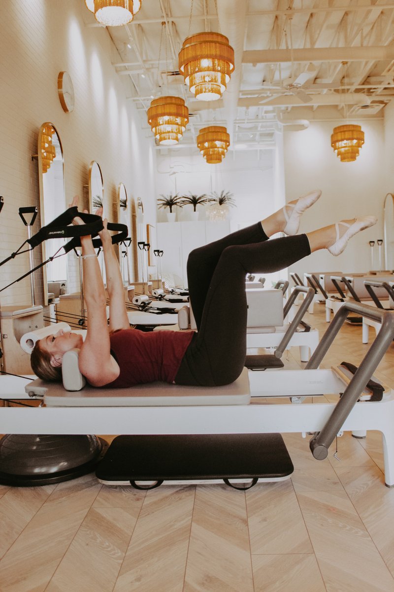 When it came to back pain, miles didn’t matter to active 39-year-old Ashleigh Tagliaferri. She traveled from Las Vegas, NV to Plano, TX for artificial disc replacement surgery to help relieve debilitating back pain. #discreplacement #ADR bit.ly/3taam3x