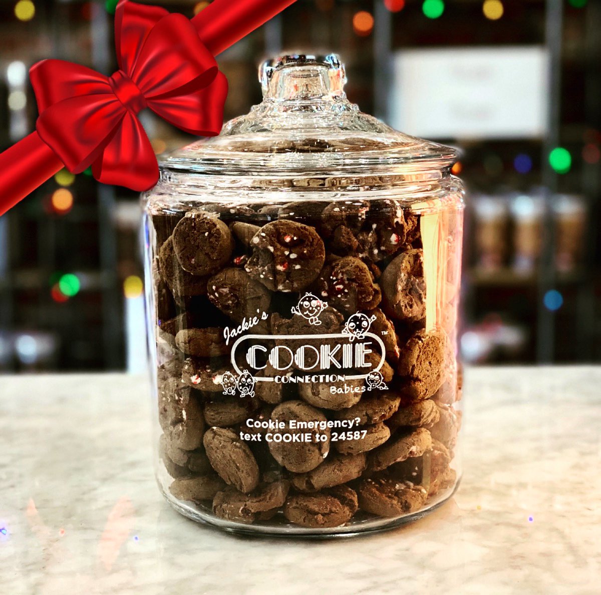 CookieBabies's tweet photo. For the #special someone(s) on your list. Pre-order today this truly #extraordinary #holiday #gift. Over TWO POUNDS of Rachel’s Pepperminty Chocolatey Chip #CookieBabies in our custom #CookieJar. #FreeShipping (see details).  https://t.co/4HWGK8F6ju https://t.co/1NXMk1ymzt