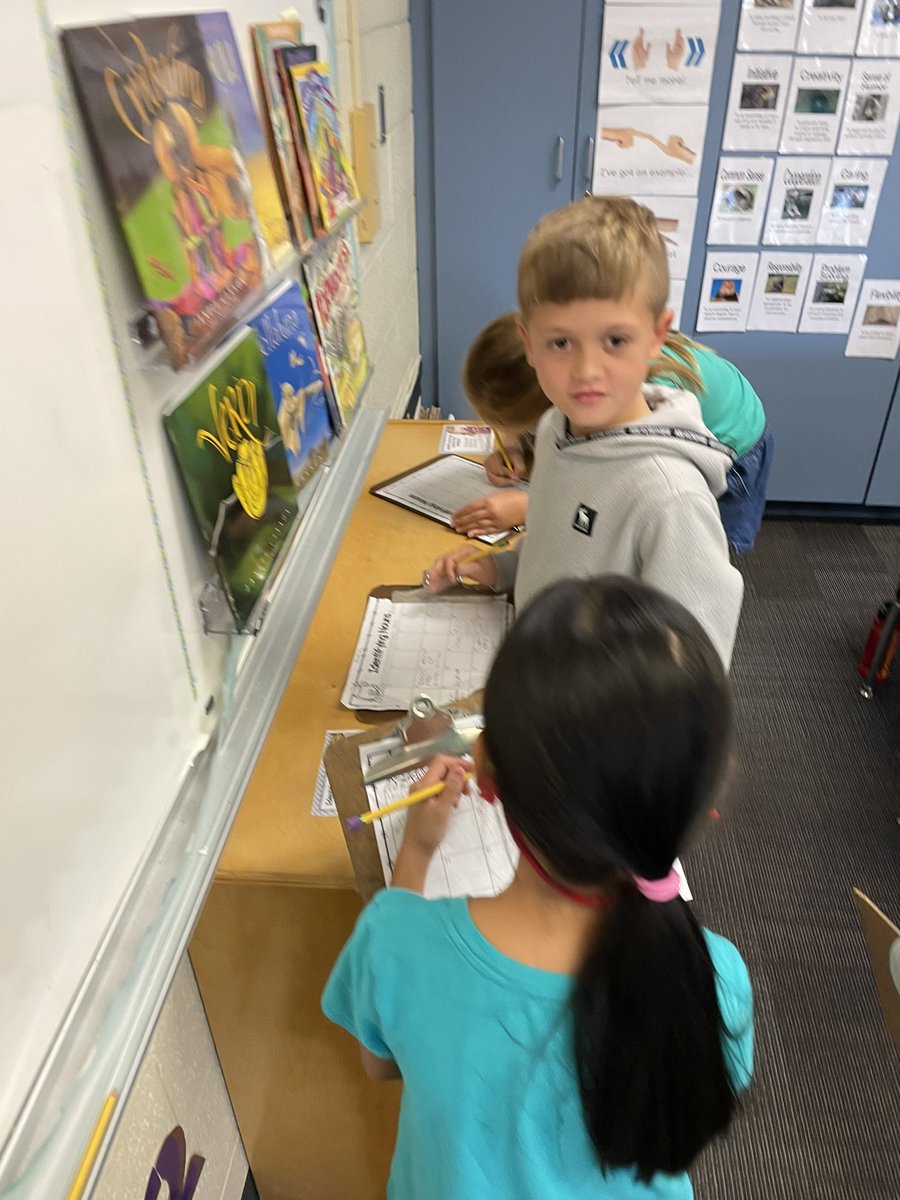 dresmack3rd's tweet photo. Learning how to identify a noun in a sentence can be fun! #dres https://t.co/pom0uYZ9Zl