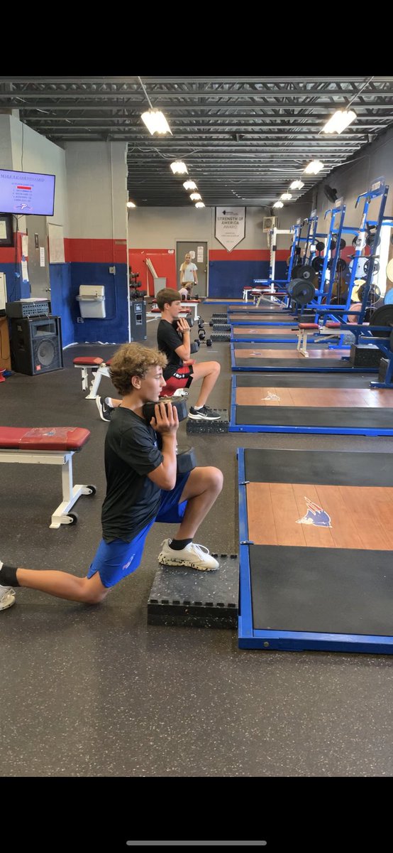 kade_mcgee7's tweet photo. 8th graders.
You LOVE to see it. π check back on these kids in 2-3 years. https://t.co/t1zFVJC577
