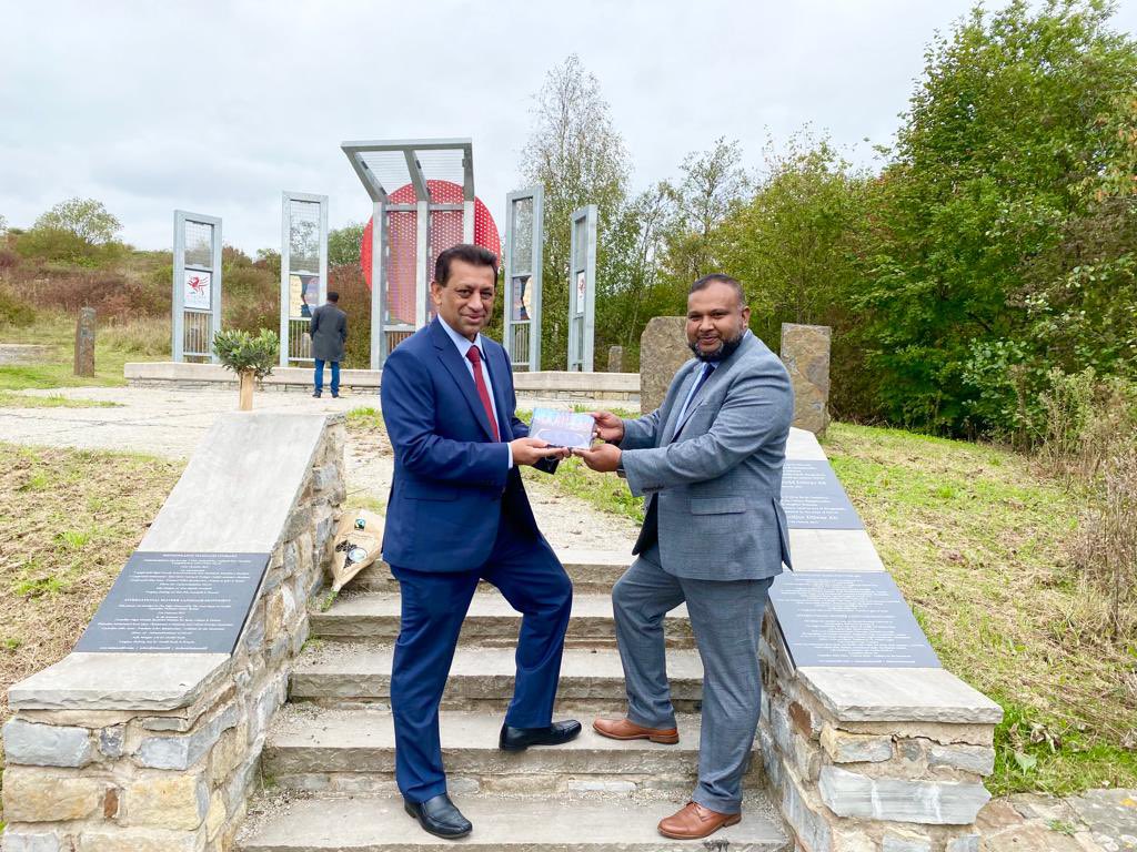 DilwarAliLAB's tweet photo. Presented a IMLM plaque to @FoysolChoudhury at Grangemoor Park @IMLMCardiff https://t.co/o4Vd4ZBEvZ