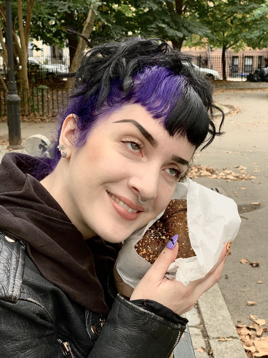 dana_glover's tweet photo. I’m like Homer Simpson, but with New York bagels. https://t.co/YN6LT9Q7JH