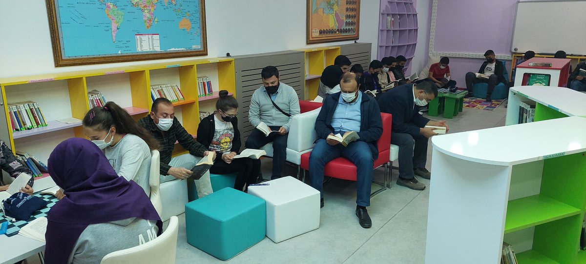 Sayın Kaymakamımız Atatürk Anadolu Lisesi öğrencileriyle #EnBüyükReytingAilemleKitapOkumak etkinliğindeyiz #EskilOkuyor #TuzGölündeKitapOkumak <a href="/tcmeb/">Millî Eğitim Bakanlığı</a> <a href="/aksarayvaliligi/">T.C. Aksaray Valiliği</a> @hmzaydg @EskilKaymakamli <a href="/Eskil_MEM/">Eskil İlçe Milli Eğitim Müdürlüğü</a> @brahimkler2 <a href="/b_ornek/">Bahadır ÖRNEK</a> <a href="/AliBlentOLAK11/">Ali Bülent ÇOLAK</a> <a href="/75Eskil/">ESKİL 75.YIL ANADOLU LİSESİ</a>