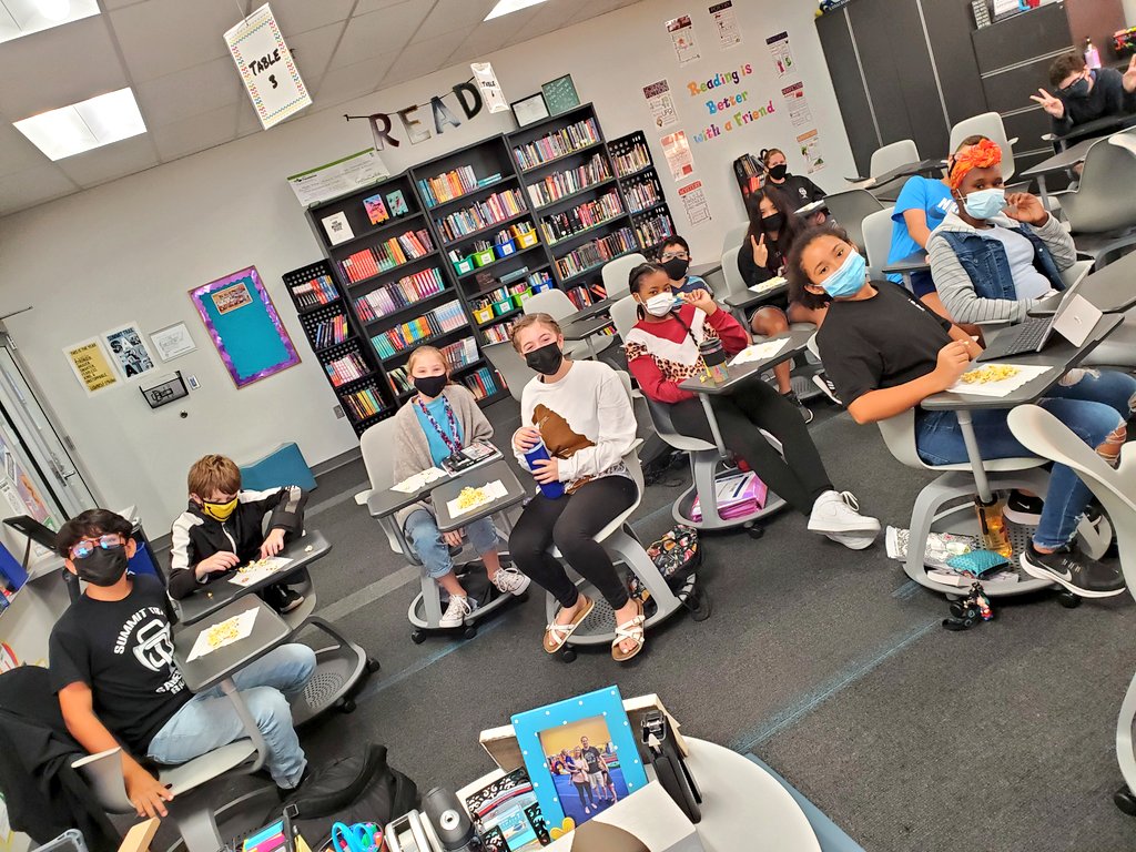 MrsKomp's tweet image. Students wrote realistic fiction stories, then created book trailers to promote their writing. Today we watched them and enjoyed some popcorn! My favorite days are writing celebration days! 🎉 @TCRWP #UnitsofStudy