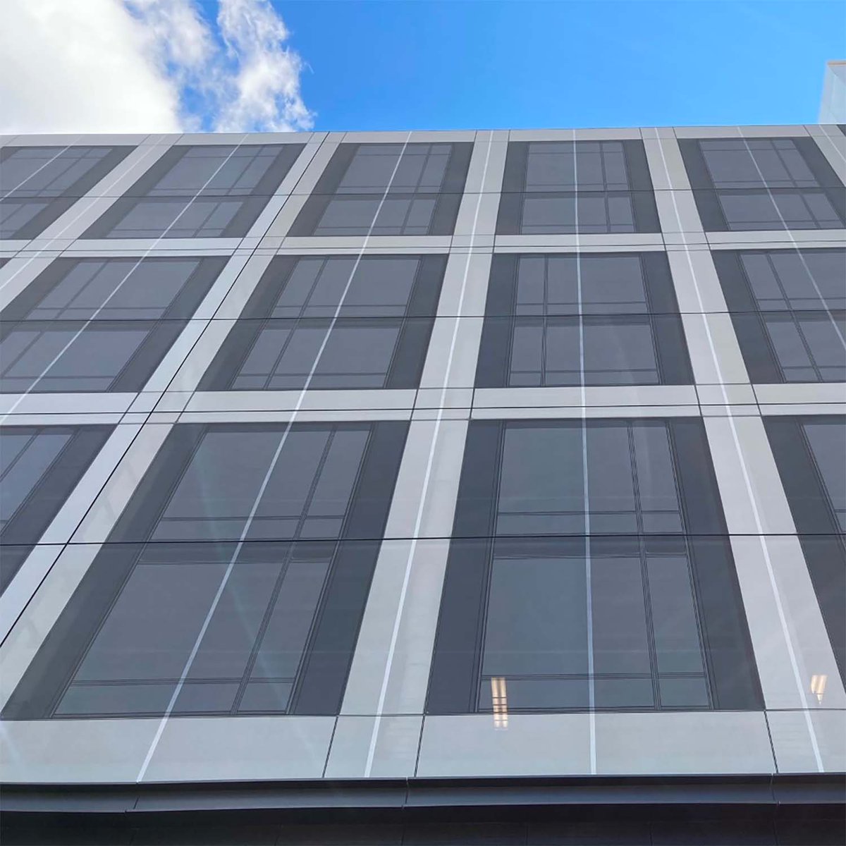 structurflex's tweet image. Close-up of our unique long-lasting FlexFacades Cladding system for Capital One Block C in Tysons, VA.