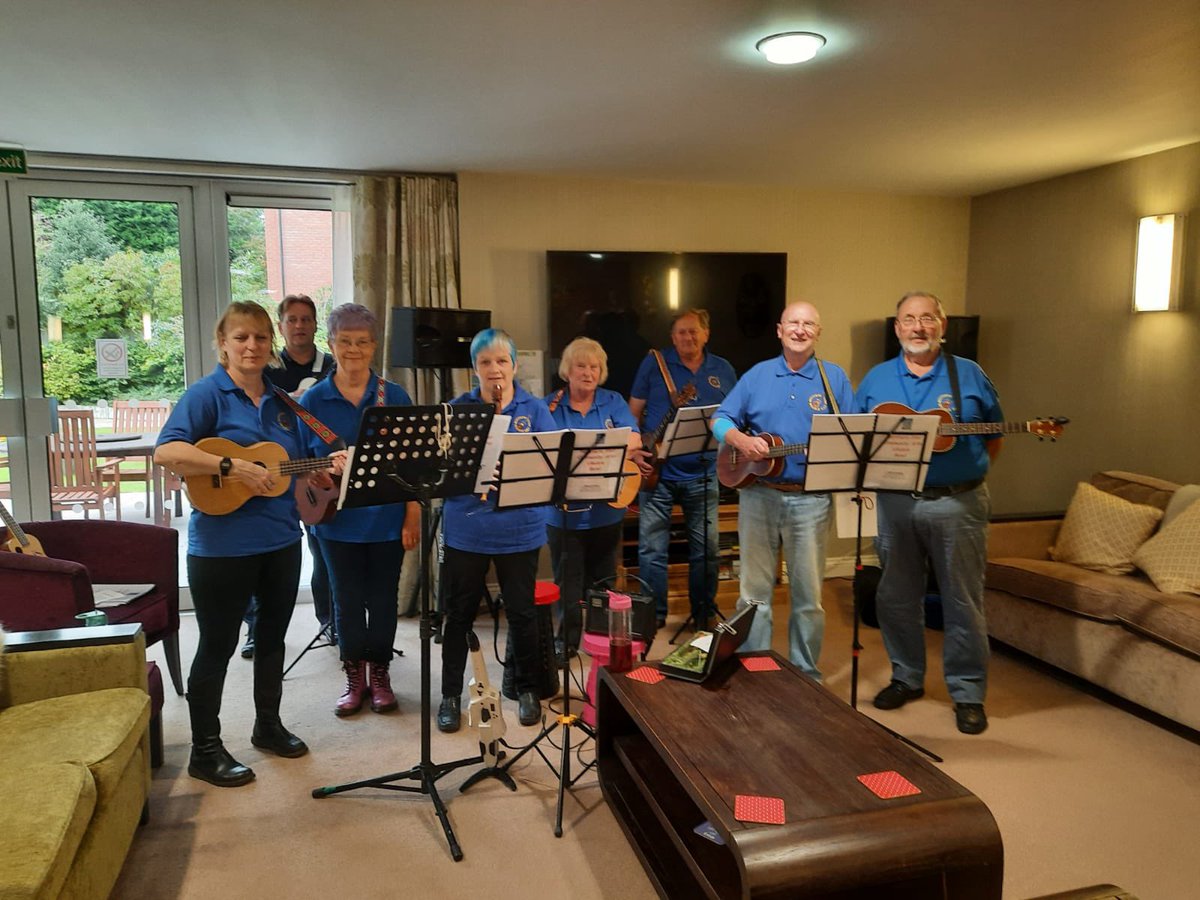 Soooo good to be performing again 😃<a href="/NStarArts/">Northern Star Arts</a> Ukulele Band 🤟🏼