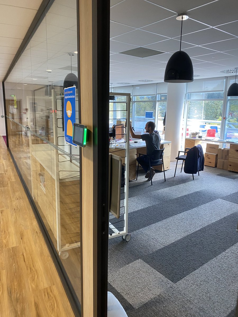 nraimbault's tweet photo. superbe réunion au #labinno de Randstad pour travailler avec les experts sur #randstadsport ! @randstad_france https://t.co/pJGMG8Nax3