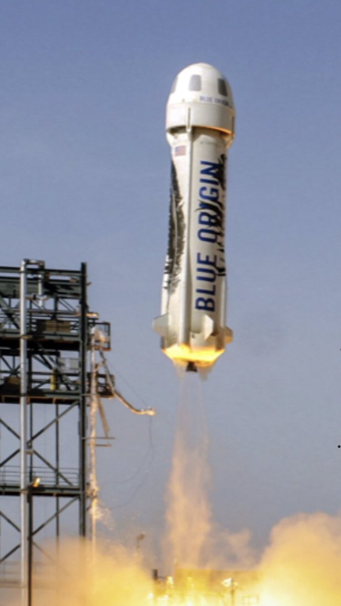 zerausm's tweet photo. Diseño peculiar el del cohete de Blue Origin que viajó con pasajeros al espacio y regresó hoy intacto.
Entre los viajeros, #WilliamShatner, el Capitán Kirk de Viaje a las Estrellas, hoy de 90 años.
Todo está en la cabeza, dijo al bajar.
#StarTrek #BlueOrigin #RocketHead https://t.co/XE3WZLpoN5