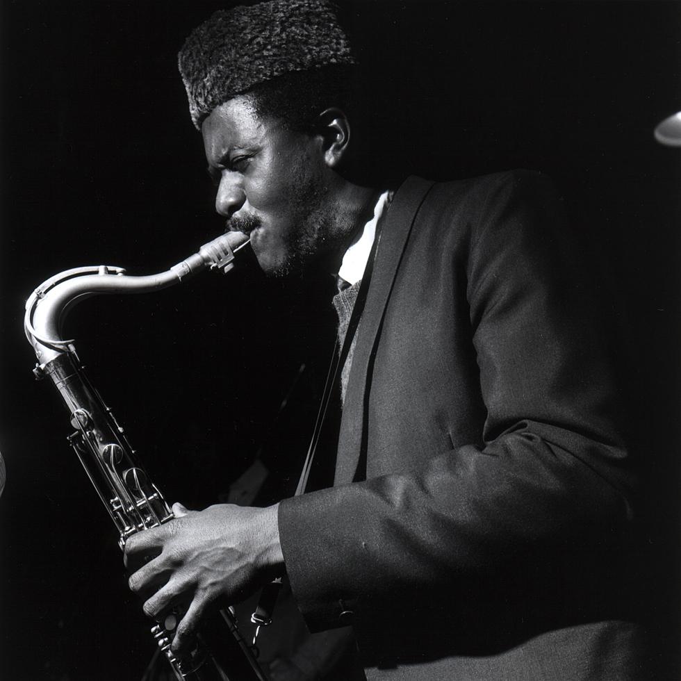 jazzedde's tweet photo. Pharoah Sanders feiert heute seinen 81. Geburtstag. Ein guter Anlass, sein aktuelles Album mit Floating Points und die soeben veröffentlichte Live-Aufnahme von "A Love Supreme" zu hören, bei der er neben Coltrane zu hören ist https://t.co/9UjHUSmmy0

#pharoahsanders #jazzed https://t.co/nfozX6OM09