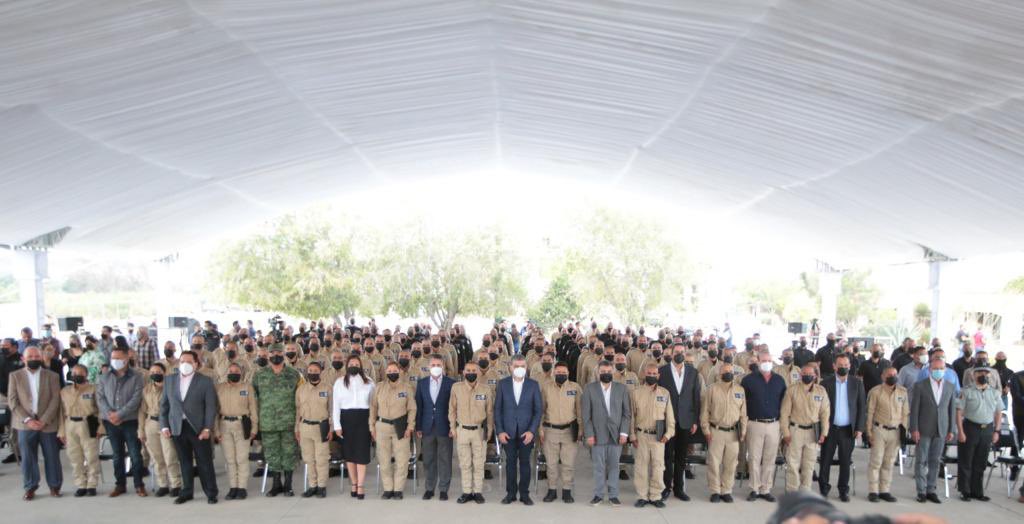 mrikelme's tweet photo. Hoy asistí a la Graduación de la 5ª Generación de la #PolicíaEstatal, donde colocamos la primera piedra para la construcción de dormitorios de la Universidad de Ciencias de la Seguridad. https://t.co/de1GhbQMzT