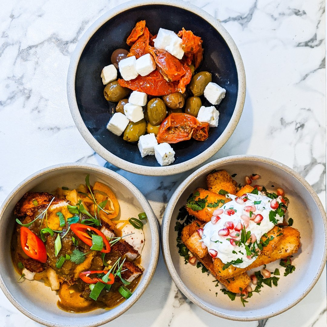 We have added a few tasty tapas dishes to our bar menu at The Eagle including olives and feta, Katsu chicken and halloumi fries😋 Now open 7 days a week - you can view our bar menu here: bit.ly/eaglebarfood
#sheffieldissuper #sheffieldpub #ecclesallroad #beersheffield