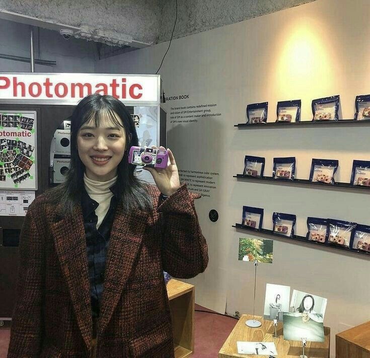 QUACKSKZ's tweet photo. sulli, por ti amo a los gatos pelones.
#forchoijinri #최진리 #설리 #choijinri #SULLI #streamgoblinsulli https://t.co/SUDZvYH9RY