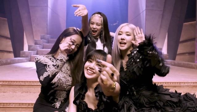 Iinibeh's tweet photo. They've been together before you know them. And funny thing is, they don't even know you! We are nobody to judge their friendship. We do not know what's happening behind the cameras. We are just fans, we should know our limits. At the end of the day, they are BLACKPINK! https://t.co/LvuPM6EXSt