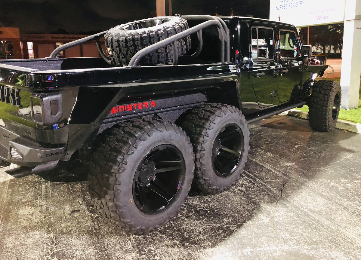 Minz23's tweet photo. 📍Ready 🧟‍♂️ #Apocalypse #Jeep #Sixwheel @Jeep https://t.co/5lymnDeBUk