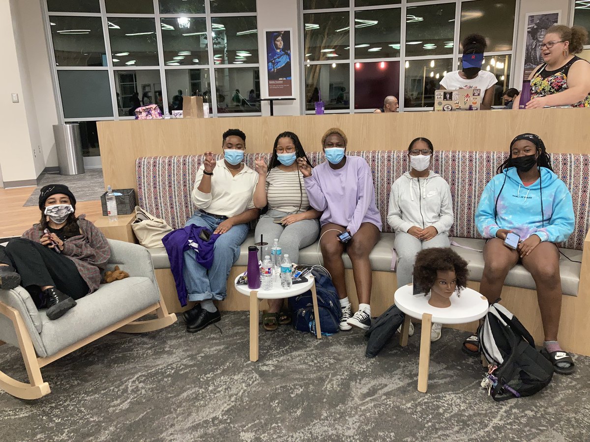 Monday night was a great turn out! We got to talk about the history of natural hair, share personal experiences, eat and watch demos of hairstyles. Thanks to everyone who came out making this an enjoyable event !