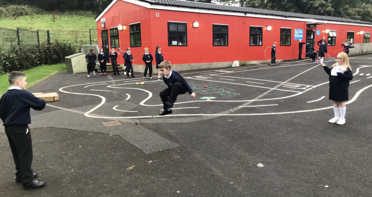 P6 loved participating in NI 100 Heritage Sports project playing gsmes that were enjoyed in the playground many, many years ago! @joecoleraine Thanks to those who facilitated this from CCGBC Sports Development and Good Relations Departments. 👍 🏃‍♀️🏃‍♂️🏀
