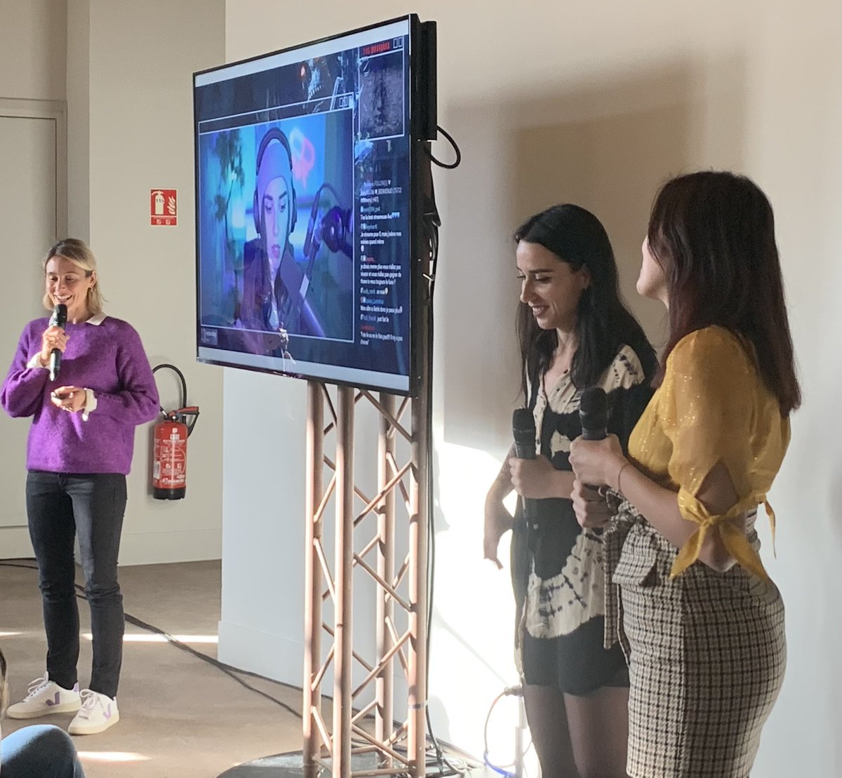 claragustinelli's tweet image. Masterclass @TwitchFR sur le pouvoir de l’audience ou l’émergence du divertissement immersif avec @melissa_simoni Sales Director de Twitch 👾
Merci à @avamind_ &amp;amp; @LittleBigWhale pour leur témoignage 🚀
#HUBFORUM2021 #NextEconomy #TransfoNum #MBADMB #gogogo