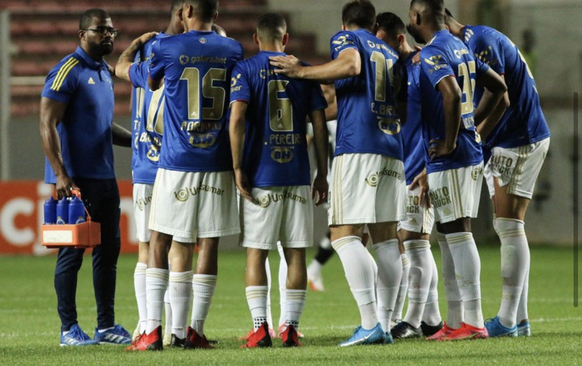 NinjasEsportes's tweet photo. GREVE!!!! O Cruzeiro passa por grave crise financeira e um dos reflexos é o movimento dos jogadores do time principal por causa no atraso no pagamento de salários. Por meio de nota, os jogadores confirmaram a paralisação em função dos valores em aberto. https://t.co/nAScnvL8Eb
