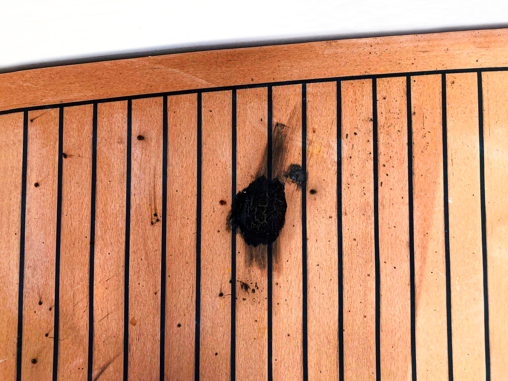 PlasDECK's tweet image. One of our customers had a pretty bad burn on their deck, but was able to refresh it and now it looks as good as new! ☺️⁠
⁠
#beforeandafter #after ⁠
#boating #boatlife #yachting #yachtlife #sailboat #sailinglife #instaboat #sailstagram #boatrepair