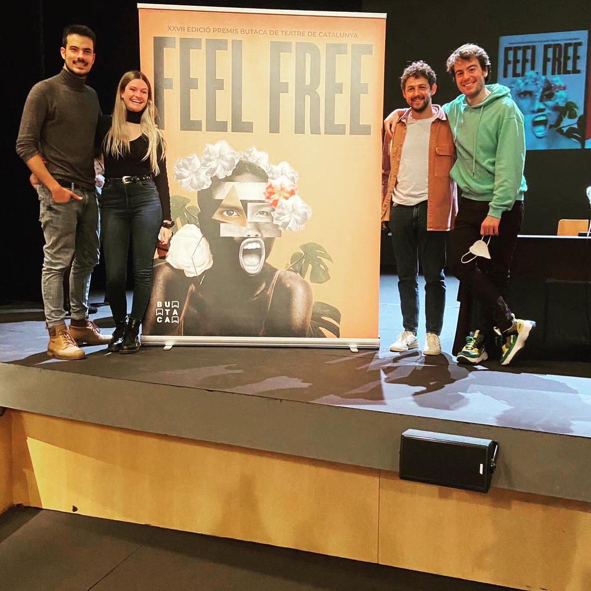 Ja és oficial! BARCELONA 24h està nominada a 4 categories als PREMIS BUTACA! Estem molt feliços i ens farieu encara més feliços votant-nos al següent link:

premisbutaca.cat/vota/

 Inmensament feliç d’estar nominada com a millor actriu de musical!