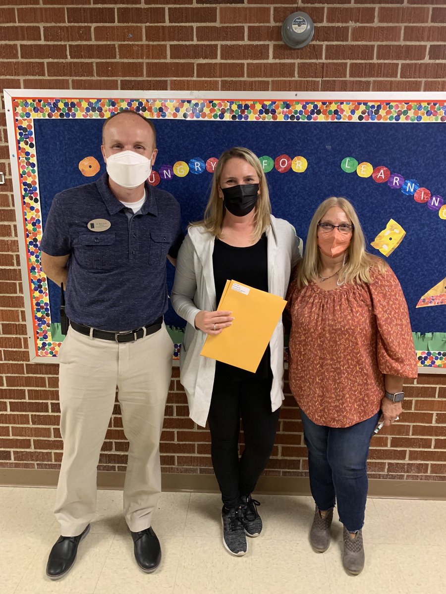 Congratulations to our kindergarten team. Each teacher was awarded an ALMM grant! ⁦<a href="/MrsGodierRBE/">Susan Godier</a>⁩ ⁦<a href="/DrAbiyou/">Mickie Abiyou</a>⁩ ⁦<a href="/MsRobbins9/">Maggie Robbins</a>⁩