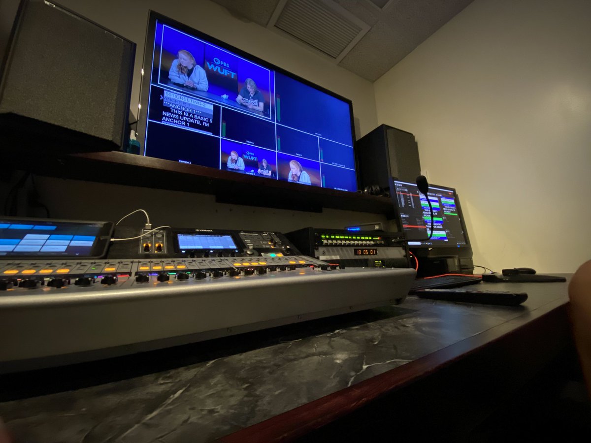 j_kocarek's tweet image. My CJC Immersion class ended a week ago and I’m already missing it! So grateful for the endless opportunities I’ve had even in my first semester of this new major! 

In honor of that, here are some cool views from the audio booth of our class control room! 
#Basic5