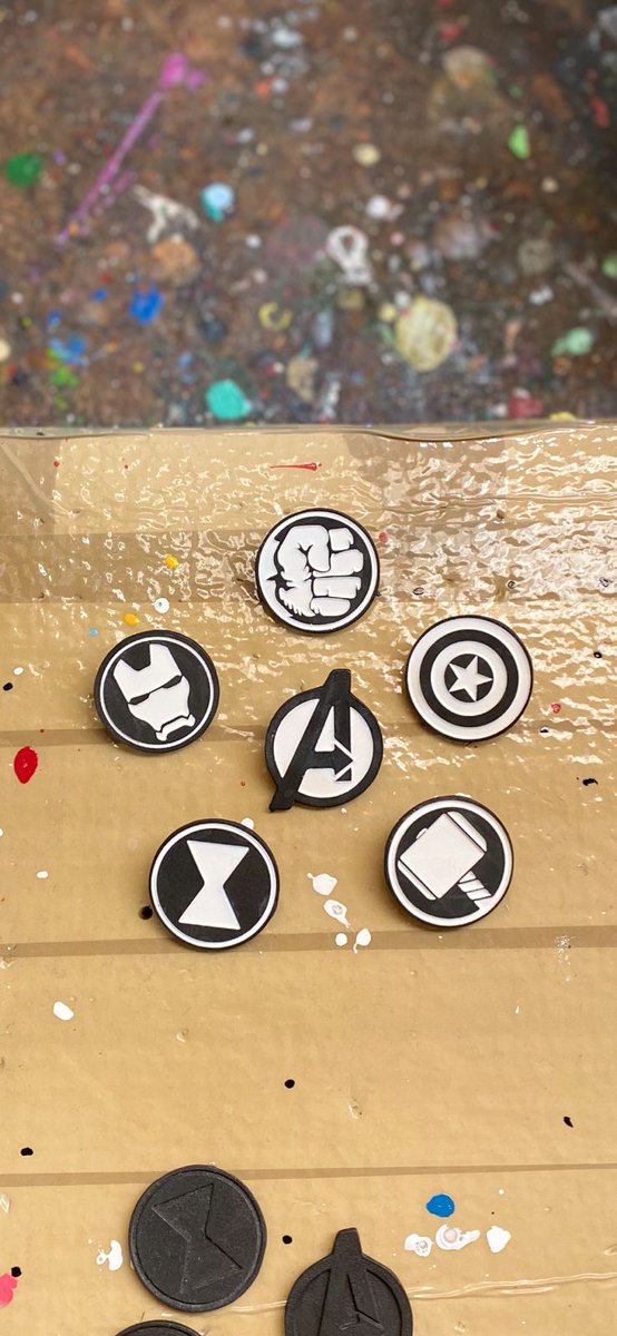 elpingo_mx's tweet photo. Una colección de Los Vengadores de #Marvel se acerca, junto con una nueva versión de nuestra tienda en línea 👀
#pinesmetalicos #softenamelpin #pines https://t.co/qFRAFt1a0s