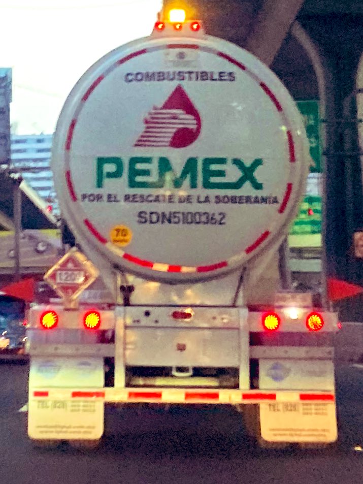 blablanews's tweet photo. @Pemex dice ir por el rescate de la soberanía mientras se concreta la compra del Parque de los Ciervos (Deer Park) en Texas. Expertos y @ArturoHerrera_G  tratan de explicar razones pero “es probable que Pemex… vaya a seguir perdiendo dinero” https://t.co/TkKvxd2tp6