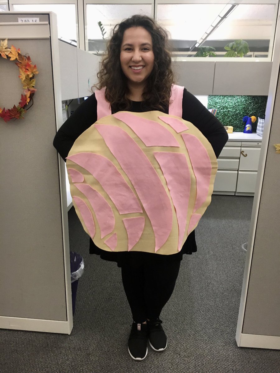 ceci155's tweet photo. @Erika_JSantos Just wear the concha, become one with the concha like me 🤤🤣 https://t.co/ZqrxT5iiuz