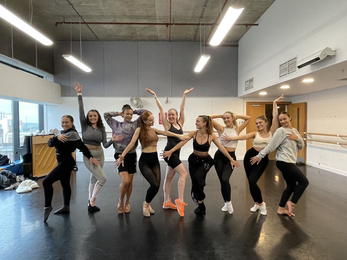 Seedtime2022's tweet photo. Another great workshop with @JayeElster doing singing in the rain! Always take away so much! Thankyou!🌟 https://t.co/ZK3dTBllnR