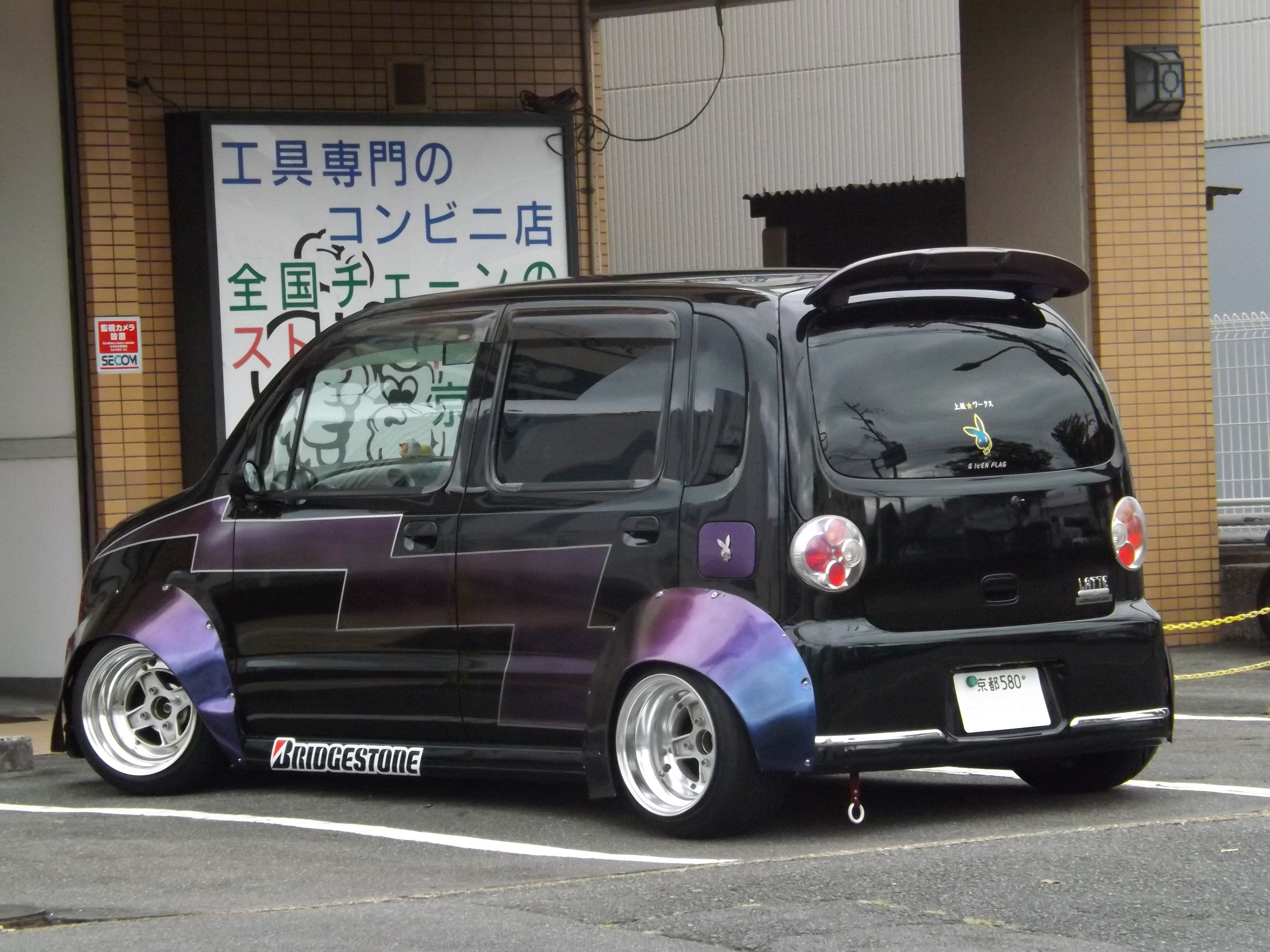 しばとら なんでも屋 軽自動車ですがフェンダーでワイドボディ このような改造 をするとここまでガラッとイメージが変わるのですね 公認普通車登録となっており こだわって製作して乗っておられるのが分かる個体です T Co Dlifvsxlil Twitter
