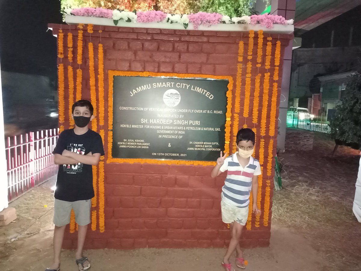 NationFirst78's tweet photo. #SelfieWithDevelopment

Bundles of thanks to Hon'ble PM Sh. @narendramodi , Sh. @HardeepSPuri Hon'ble minister of Housing &amp; urban development entire team of @jmcjammu CEO @Jammu_SmartCity Madam @AvnyLavasa Dy CEO Sh. Hitesh Gupta.

#VerticleGardens. https://t.co/RNRqGbB1Y9