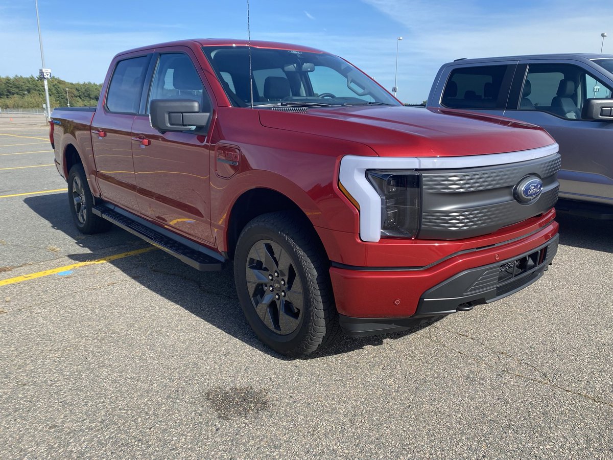 bachand84's tweet photo. @mrlevine Ford “ride and drive” in New England Region yesterday! Very impressed! Blown away at what the future holds! #ford #electric #fastashell https://t.co/ZLPXTDfSMb