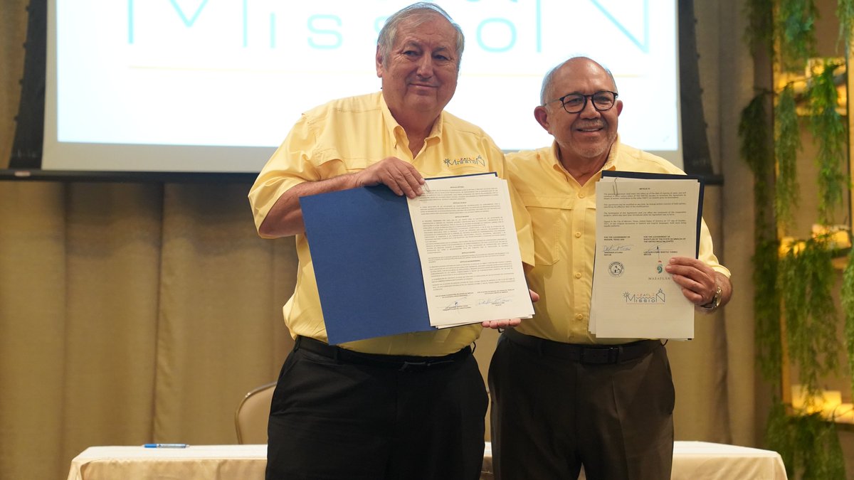 CityOfMissionTX's tweet photo. Amigos! π€
With the aim of strengthening commercial, economic and cultural ties, Mission Mayor Dr. Armando O'CaΓ±a and Mazatlan Mayor Luis Guillermo Benito Torres signed a Sister City Agreement today. #MissionProgress πΊπΈ π²π½ https://t.co/8SL8odN2fo