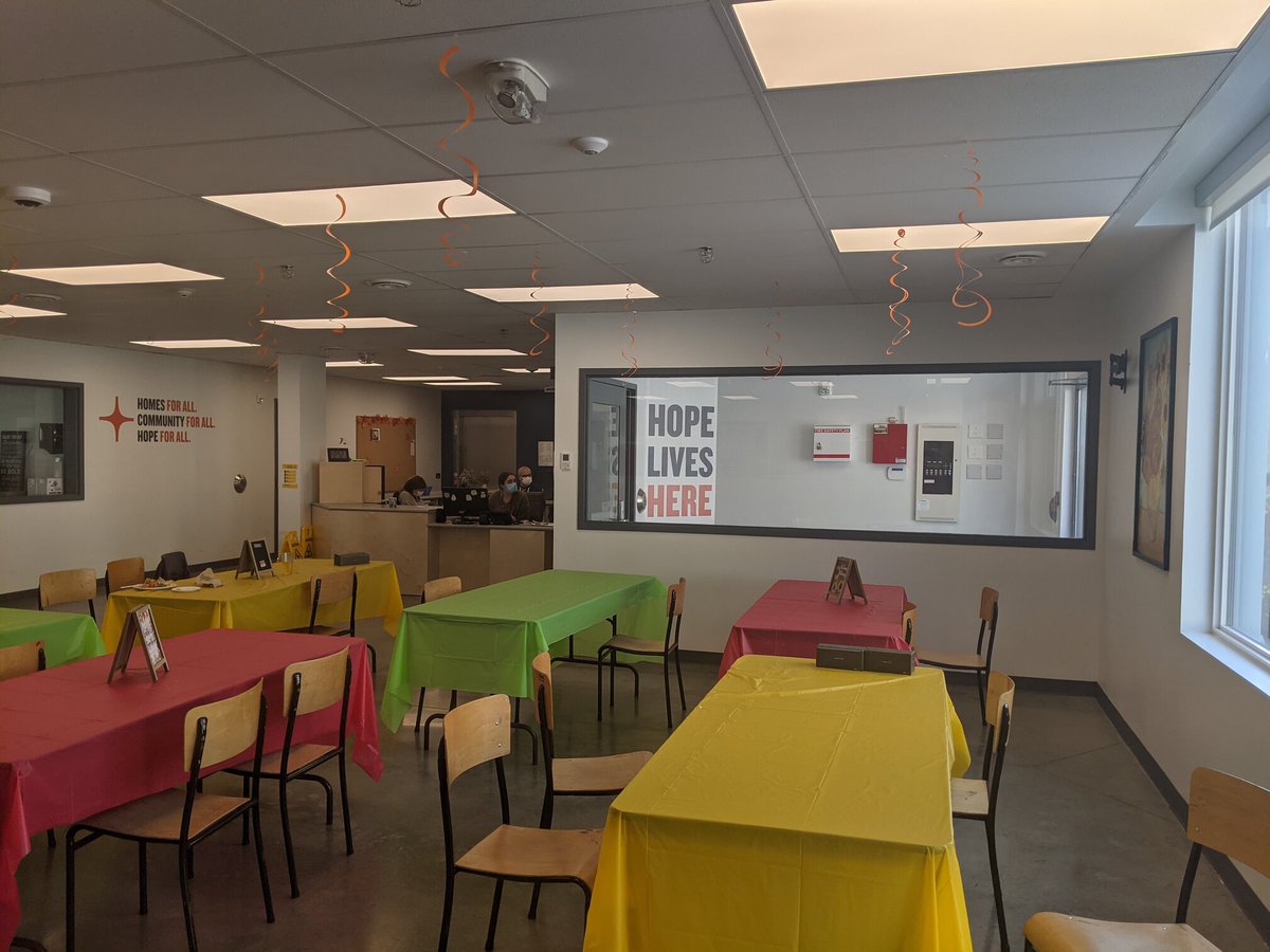 The residents of Richcraft Hope Residence, our newest supportive housing location, had their first Thanksgiving dinner in their new home! 🦃 🍗 Thank you to the volunteers who helped prepare this delicious meal and to everyone who made this residence possible.