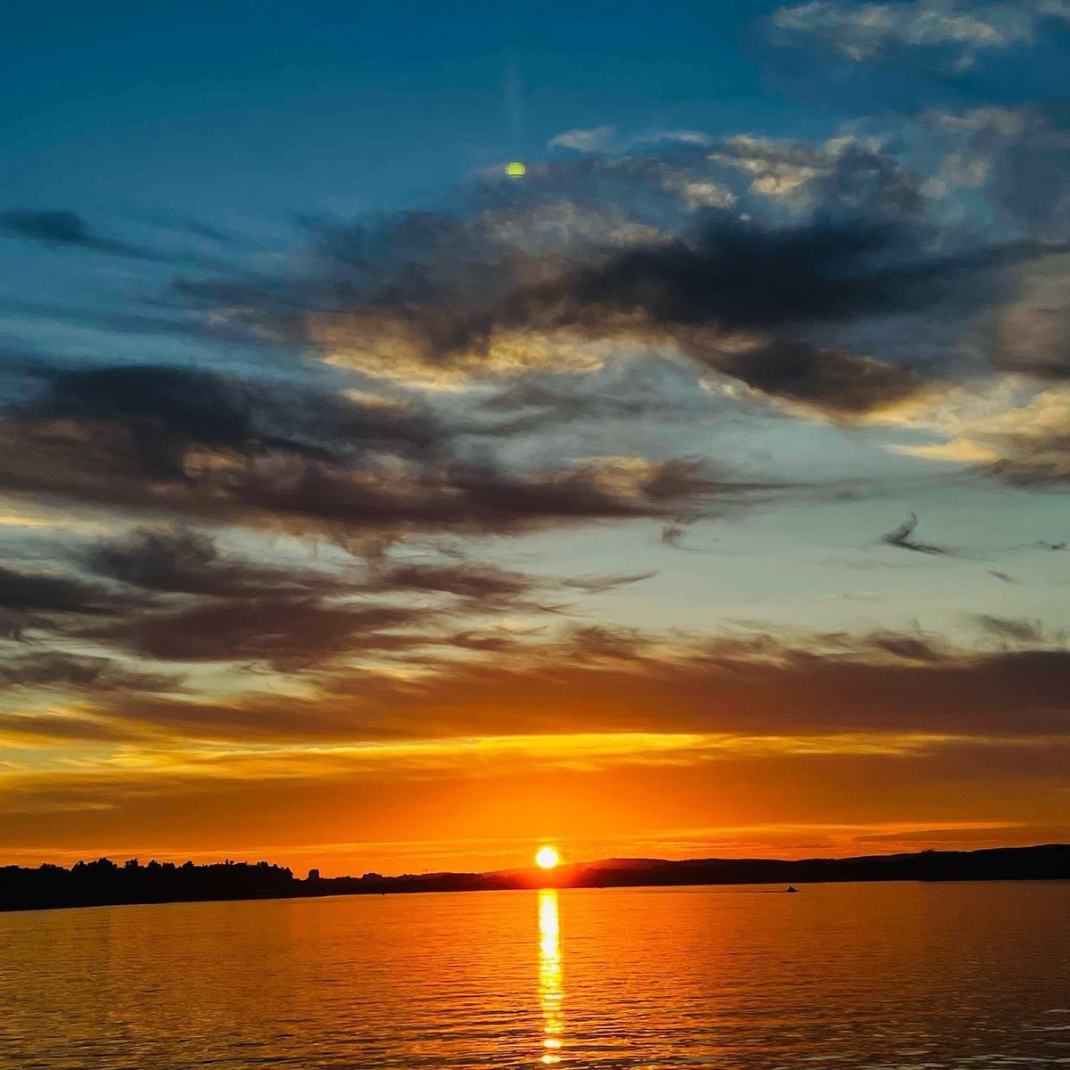 jbs24's tweet image. Some beautiful scenery on the #OttawaRiver during #Sunset @ctvottawa #fallnight