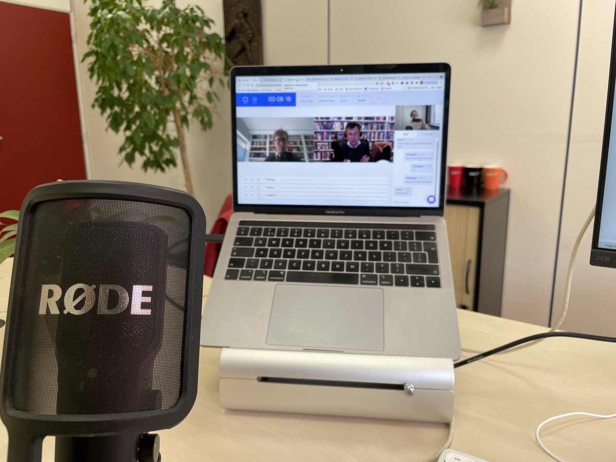 Vanmiddag hadden ⁦@asmiddelkoop⁩ en ik een boeiend gesprek met ds. J. A. Kloosterman over Samuel #Rutherford. Morgen te beluisteren via de RD-app en in je eigen podcastapp #RDnl